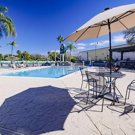 La Quinta Inn By Wyndham Tampa Near Busch Gardens Exterior foto