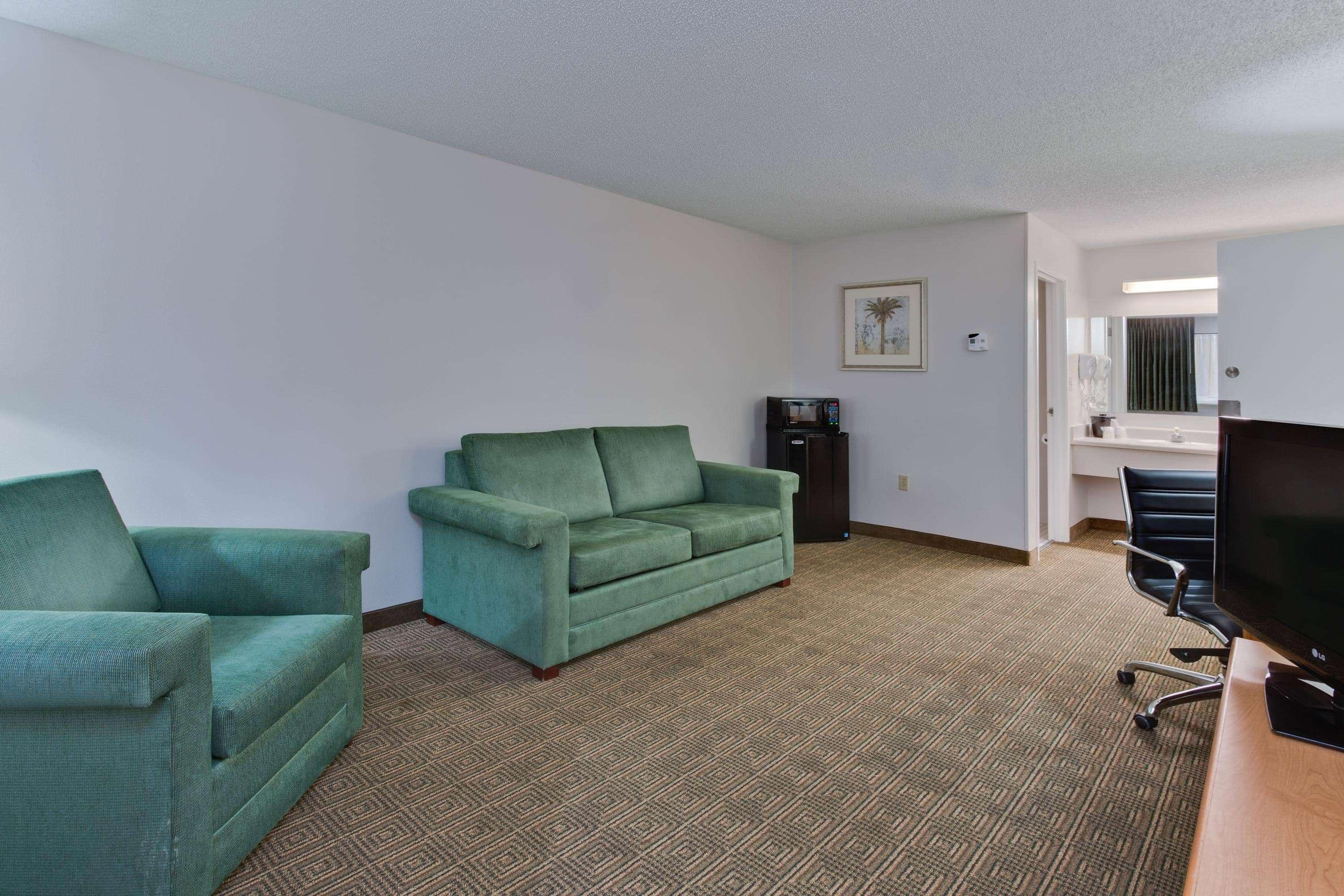 La Quinta Inn By Wyndham Tampa Near Busch Gardens Exterior foto