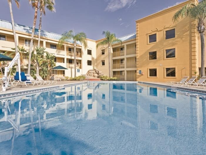 La Quinta Inn By Wyndham Tampa Near Busch Gardens Exterior foto