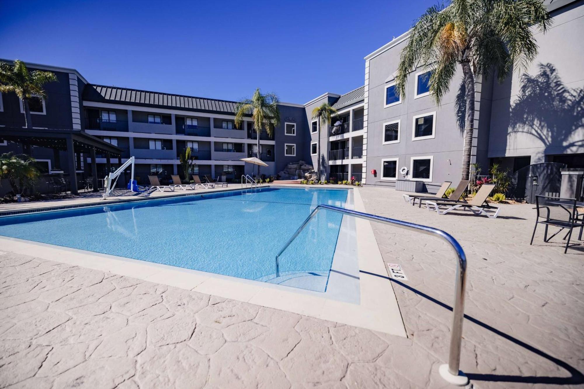 La Quinta Inn By Wyndham Tampa Near Busch Gardens Exterior foto