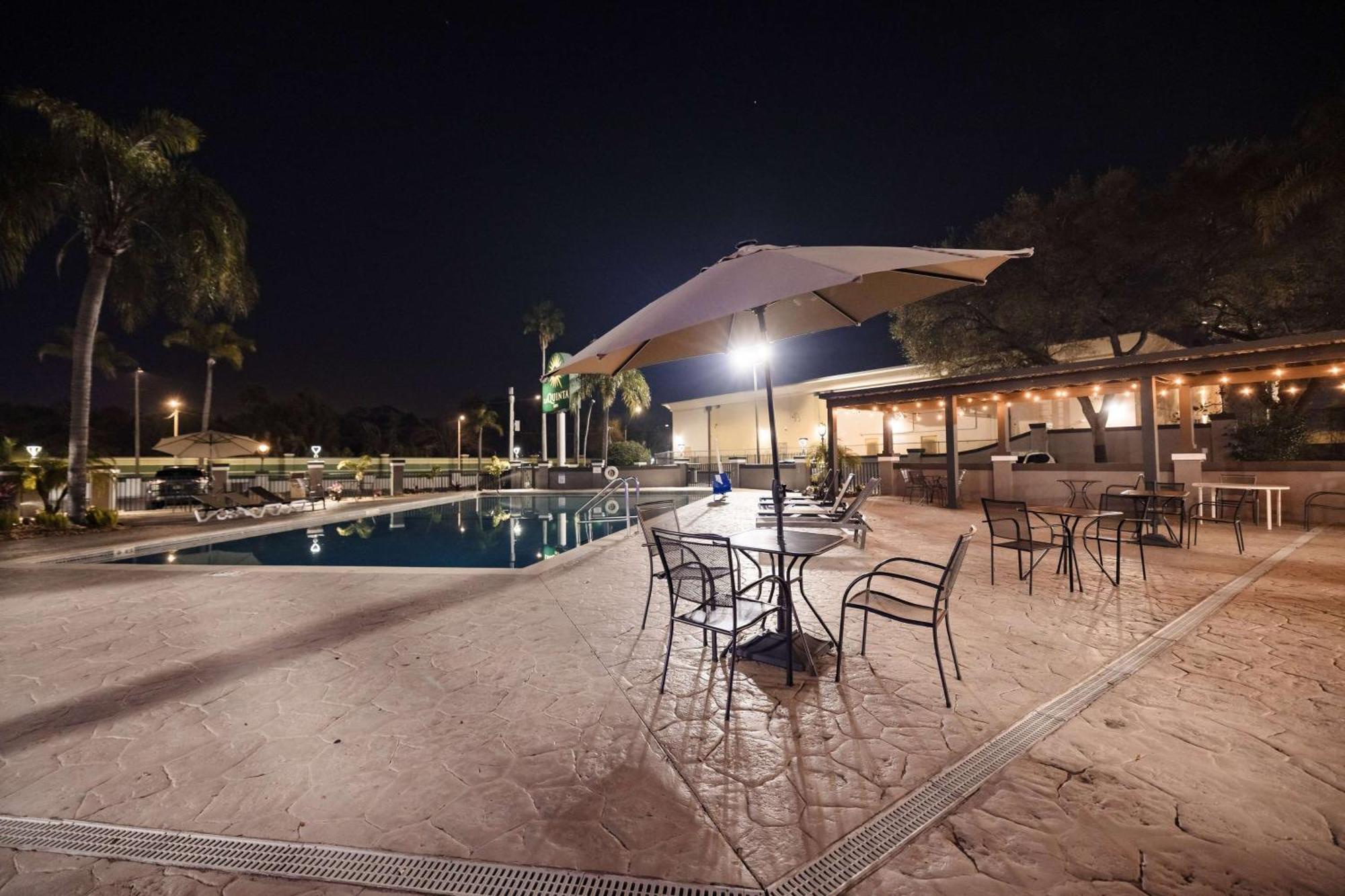 La Quinta Inn By Wyndham Tampa Near Busch Gardens Exterior foto
