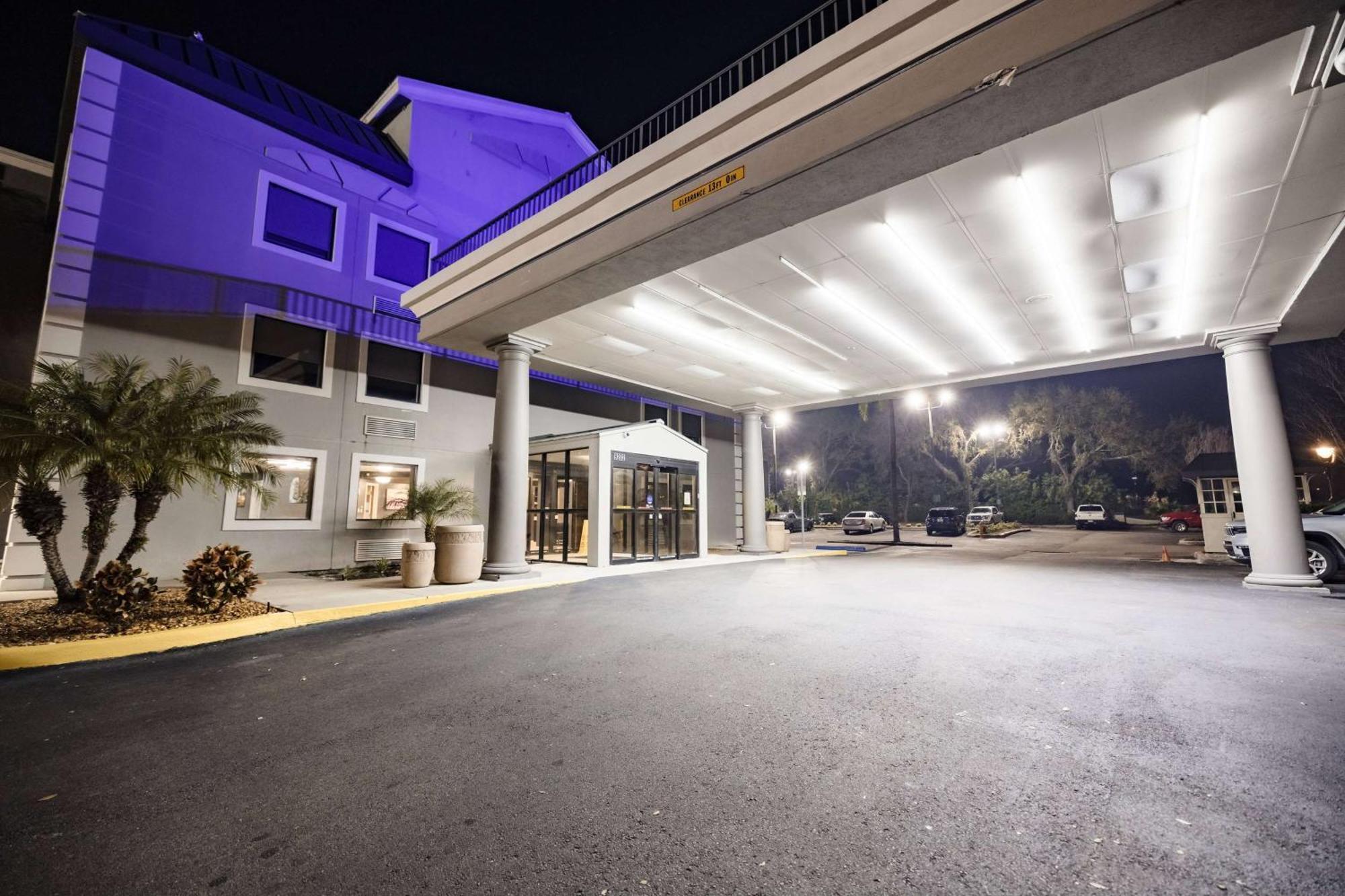La Quinta Inn By Wyndham Tampa Near Busch Gardens Exterior foto