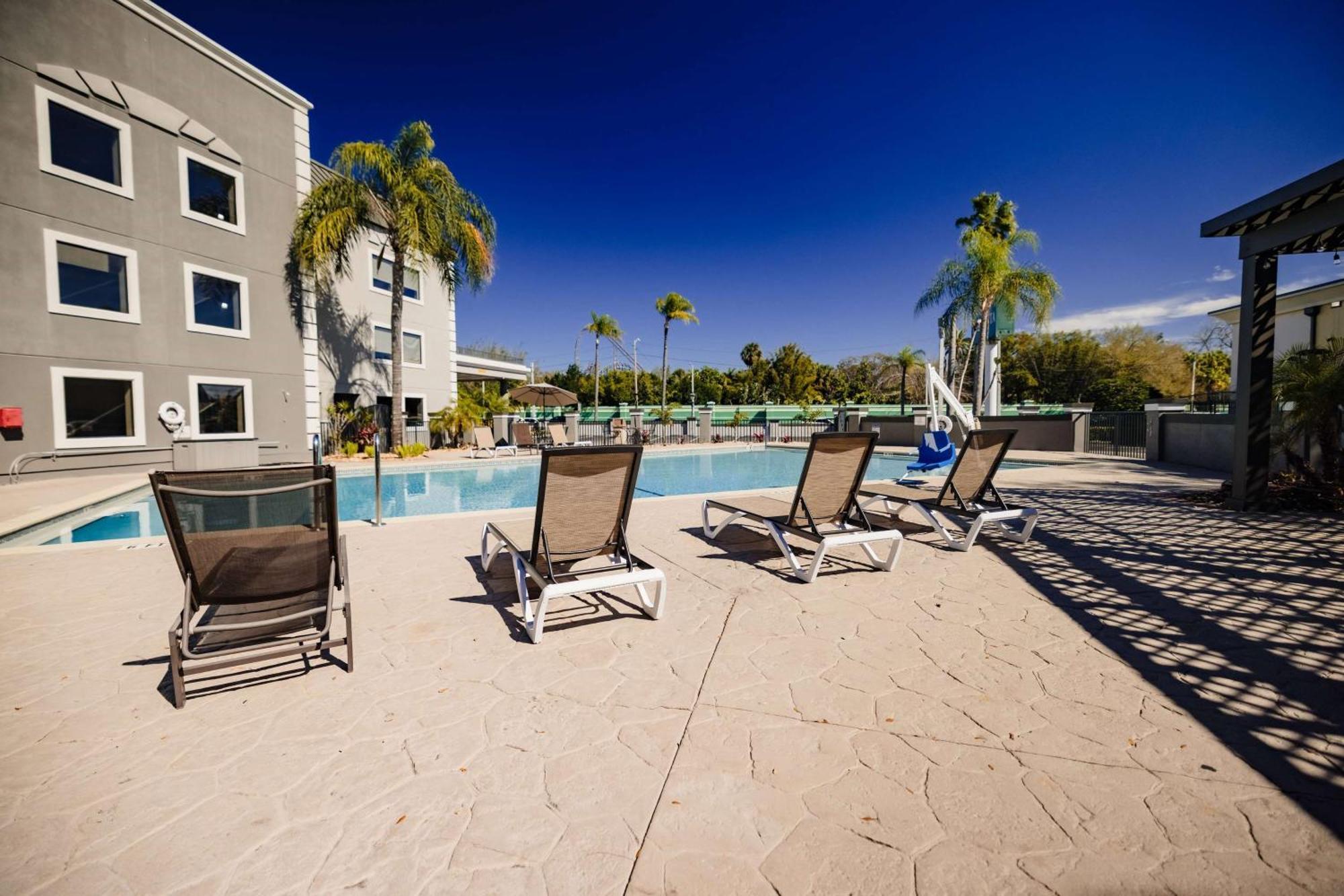 La Quinta Inn By Wyndham Tampa Near Busch Gardens Exterior foto