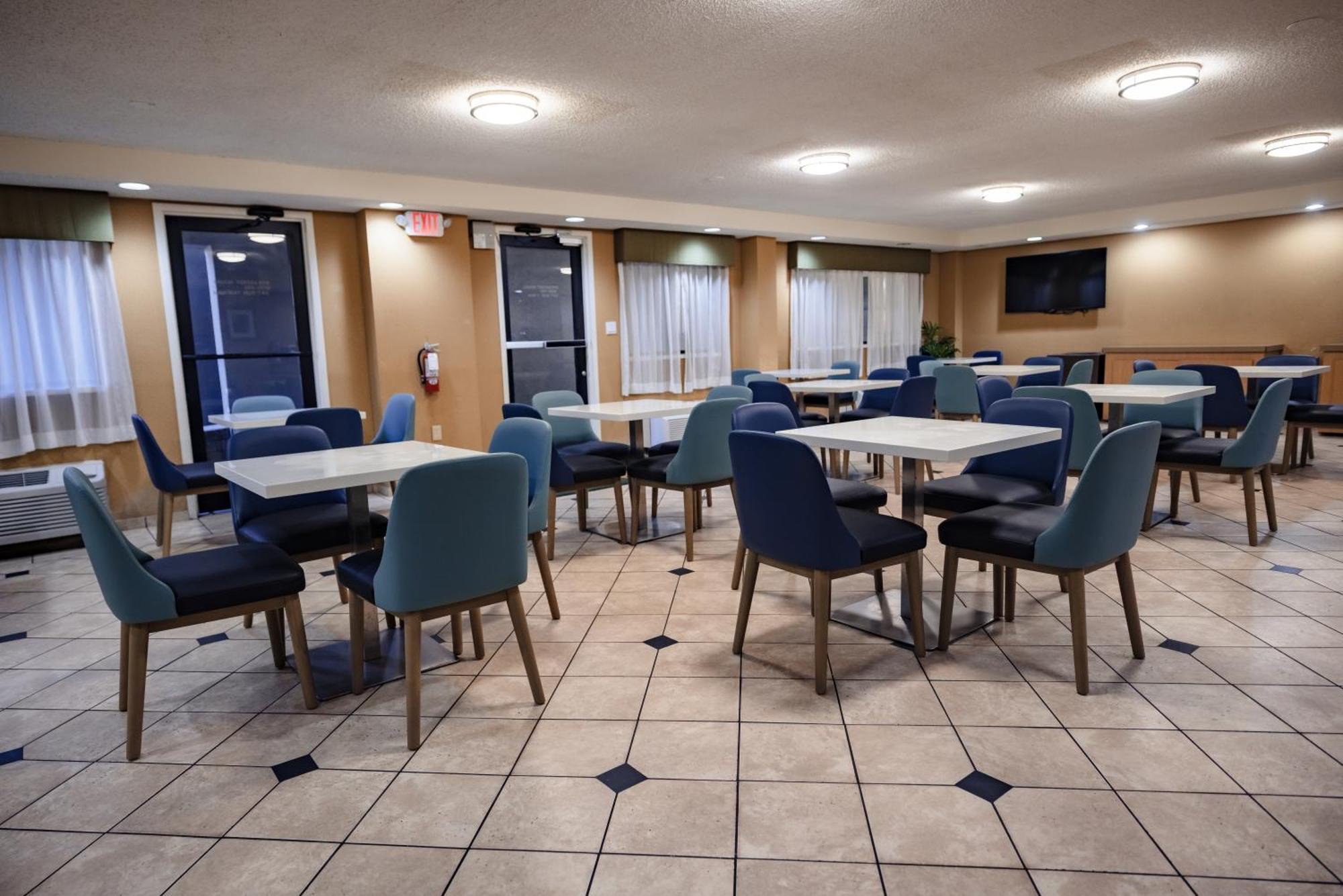 La Quinta Inn By Wyndham Tampa Near Busch Gardens Exterior foto