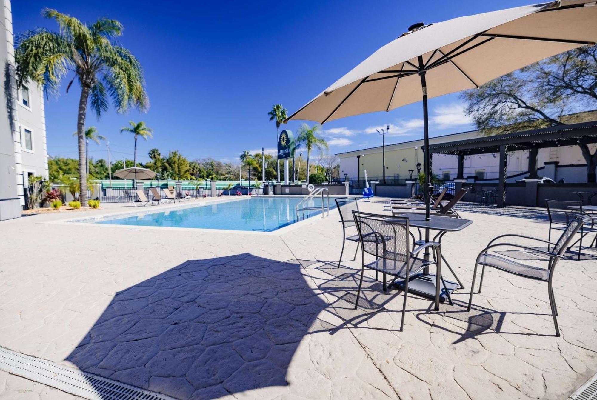 La Quinta Inn By Wyndham Tampa Near Busch Gardens Exterior foto